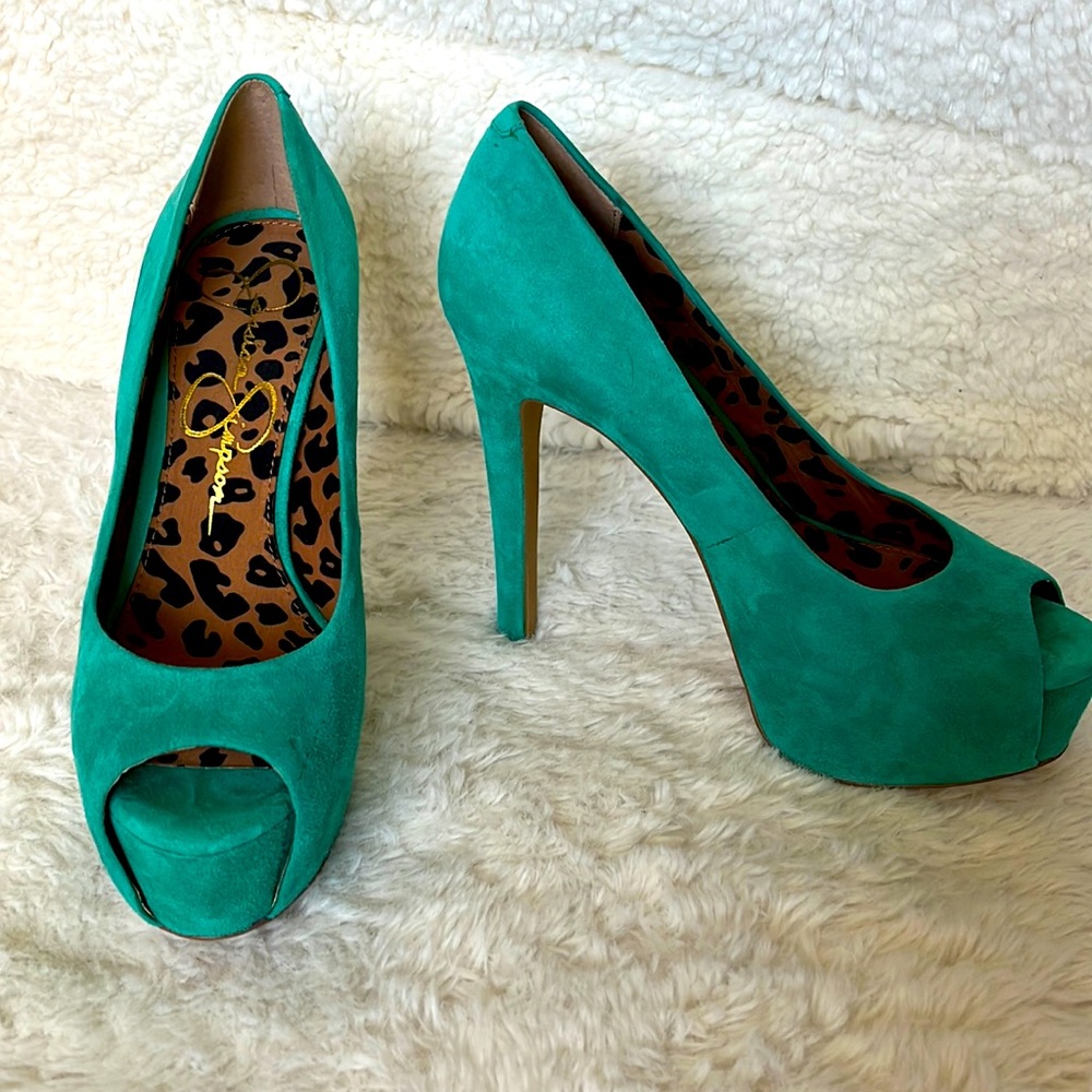 Barely worn Jessica Simpson, suede, teal platform heels, size 7. Great condition